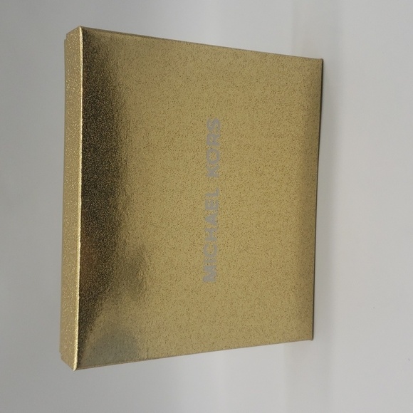 229- MICHAEL Michael Kors 6 In 1 Reversible Belt Set NWT - Picture 10 of 12